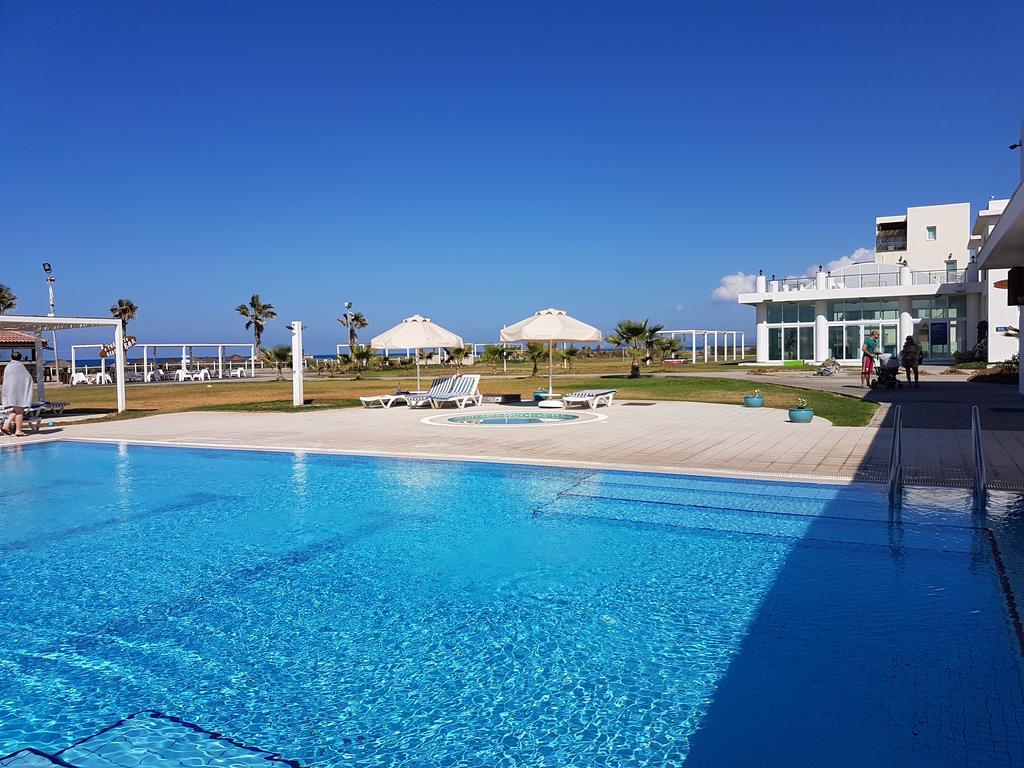 Aphrodite Beachfront Penthouse Apartment Ghaziveran Eksteriør bilde