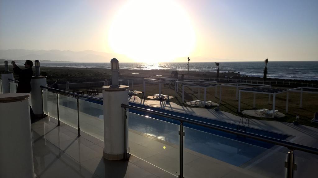 Aphrodite Beachfront Penthouse Apartment Ghaziveran Eksteriør bilde