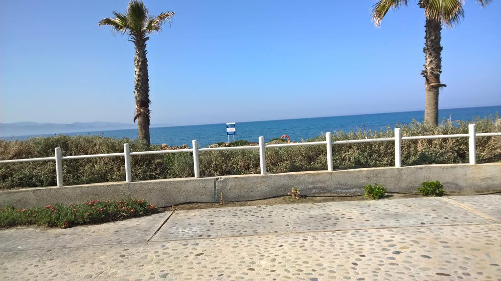 Aphrodite Beachfront Penthouse Apartment Ghaziveran Eksteriør bilde