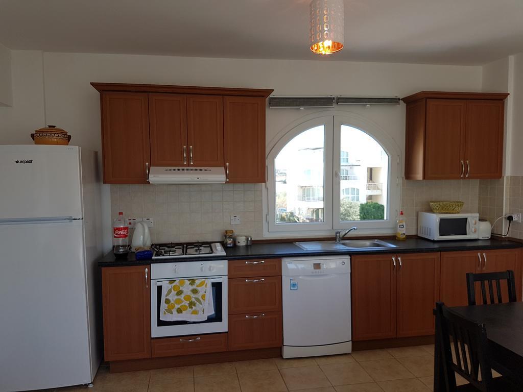 Aphrodite Beachfront Penthouse Apartment Ghaziveran Eksteriør bilde