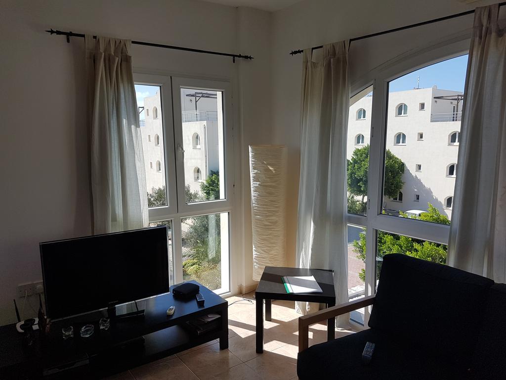 Aphrodite Beachfront Penthouse Apartment Ghaziveran Eksteriør bilde